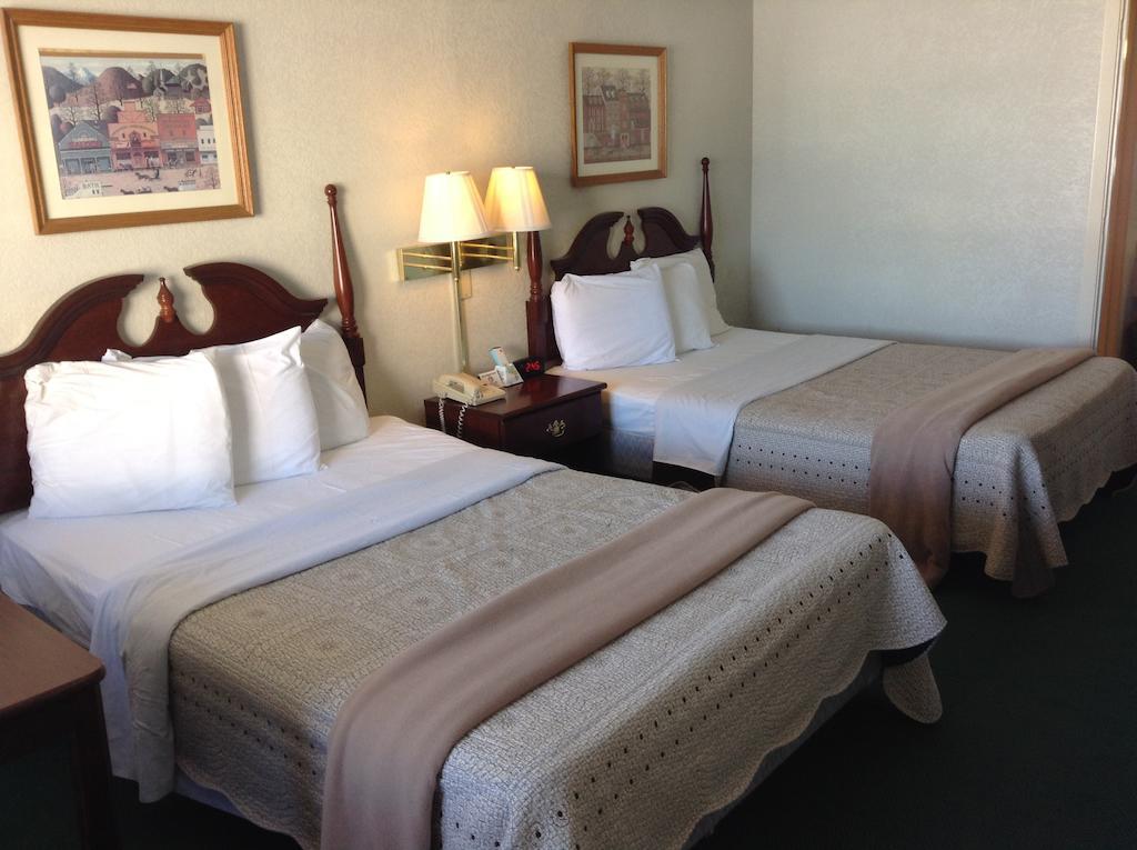 Knights Hotel